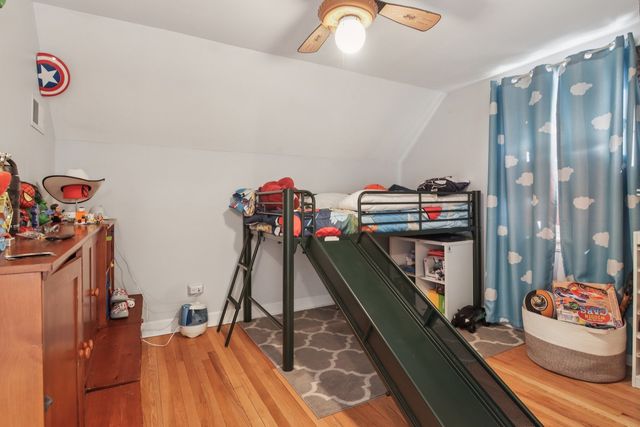 3940 N Paris Avenue, Chicago, IL 60634