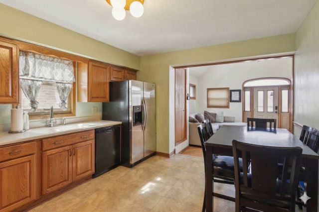 3940 N Paris Avenue, Chicago, IL 60634