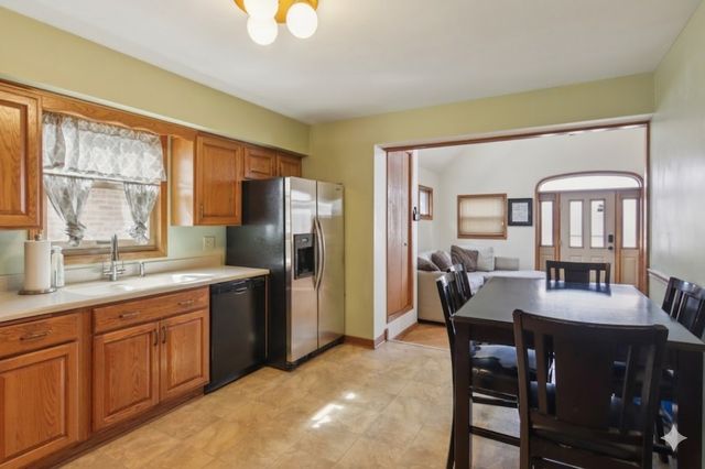 3940 N Paris Avenue, Chicago, IL 60634