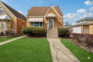 3940 N Paris Avenue, Chicago, IL 60634