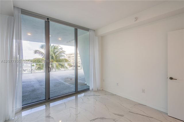 8425 Crespi Blvd 302, Miami Beach, FL 33141