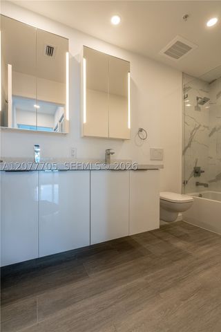 8425 Crespi Blvd 302, Miami Beach, FL 33141