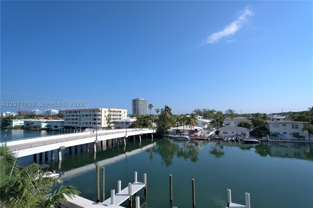 8425 Crespi Blvd 302, Miami Beach, FL 33141