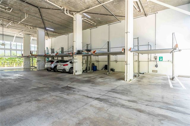 8425 Crespi Blvd 302, Miami Beach, FL 33141