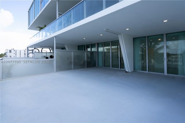 8425 Crespi Blvd 302, Miami Beach, FL 33141