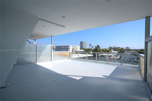 8425 Crespi Blvd 302, Miami Beach, FL 33141