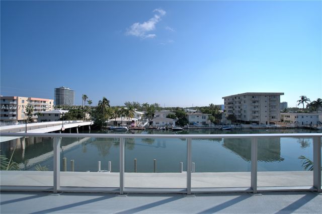 8425 Crespi Blvd 302, Miami Beach, FL 33141