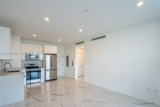 8425 Crespi Blvd 302, Miami Beach, FL 33141