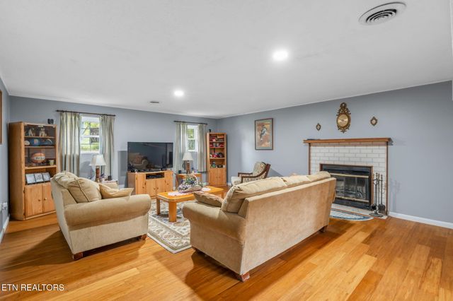 111 Tracy Lane, Oak Ridge, TN 37830