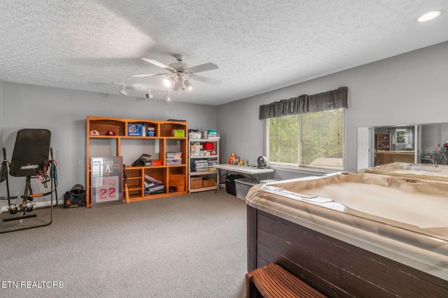 111 Tracy Lane, Oak Ridge, TN 37830
