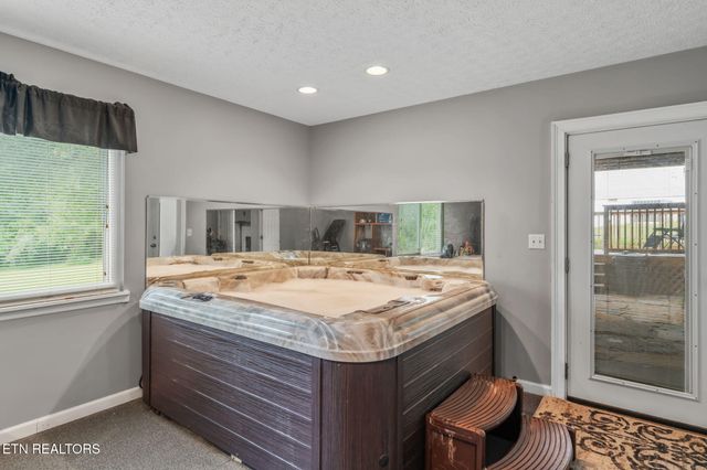 111 Tracy Lane, Oak Ridge, TN 37830