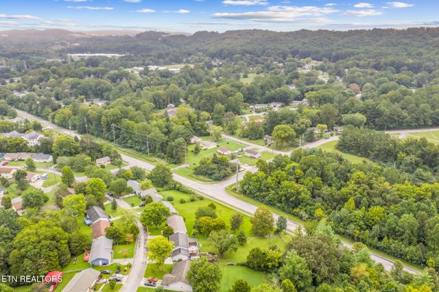 111 Tracy Lane, Oak Ridge, TN 37830