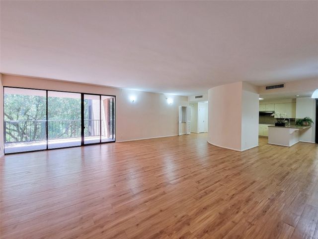 9333 Memorial Drive 414, Houston, TX 77024