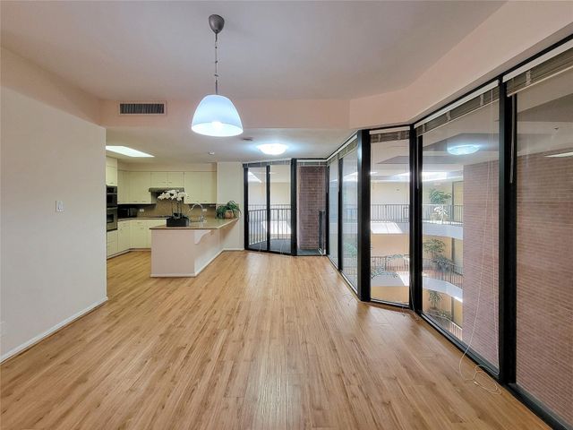 9333 Memorial Drive 414, Houston, TX 77024