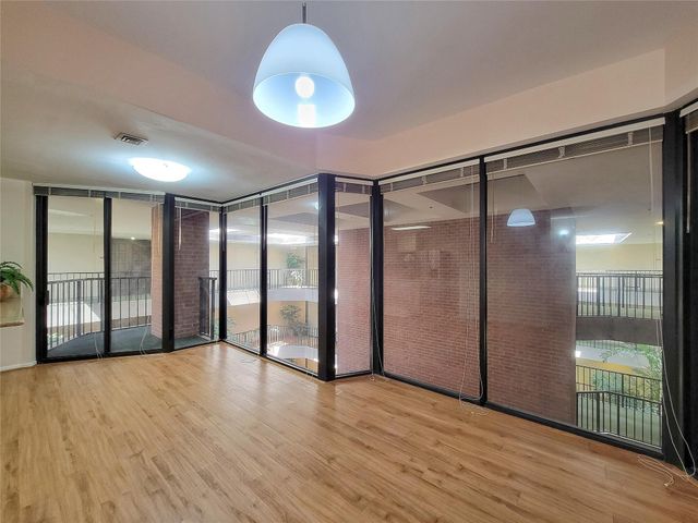 9333 Memorial Drive 414, Houston, TX 77024