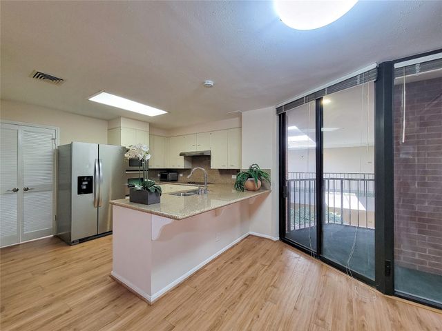 9333 Memorial Drive 414, Houston, TX 77024
