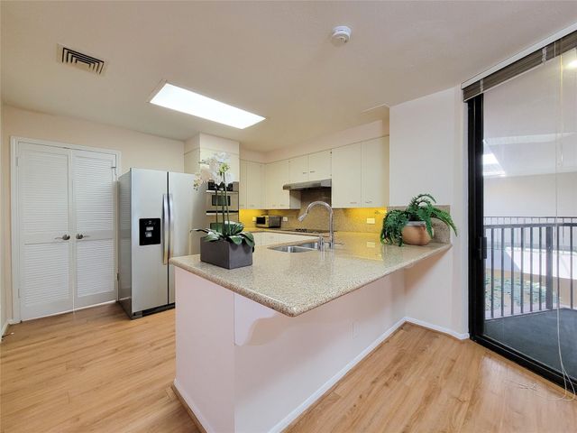 9333 Memorial Drive 414, Houston, TX 77024