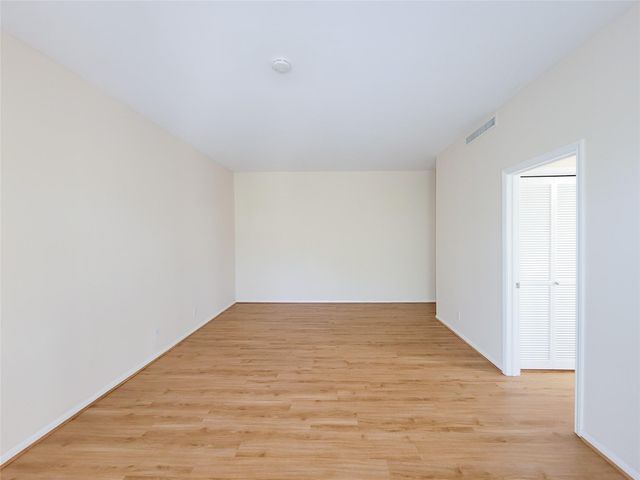 9333 Memorial Drive 414, Houston, TX 77024