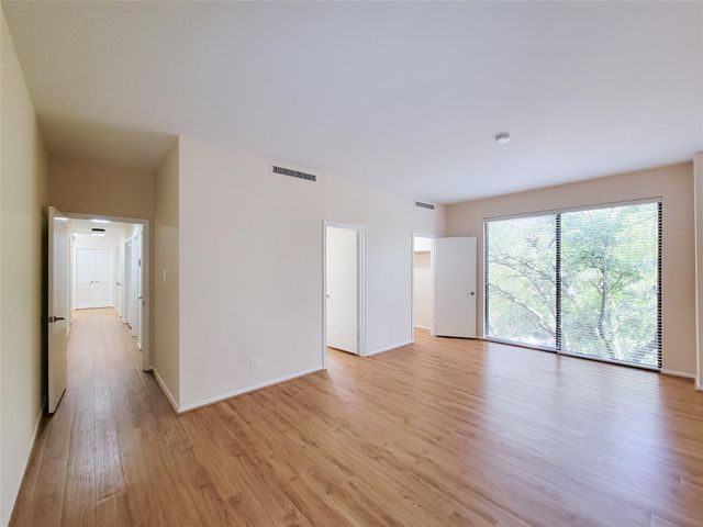 9333 Memorial Drive 414, Houston, TX 77024