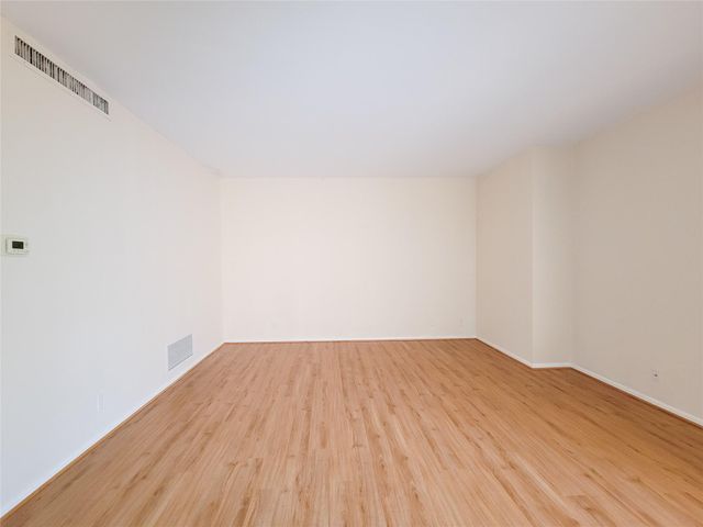 9333 Memorial Drive 414, Houston, TX 77024