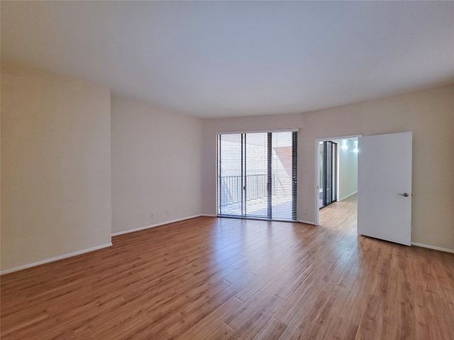 9333 Memorial Drive 414, Houston, TX 77024