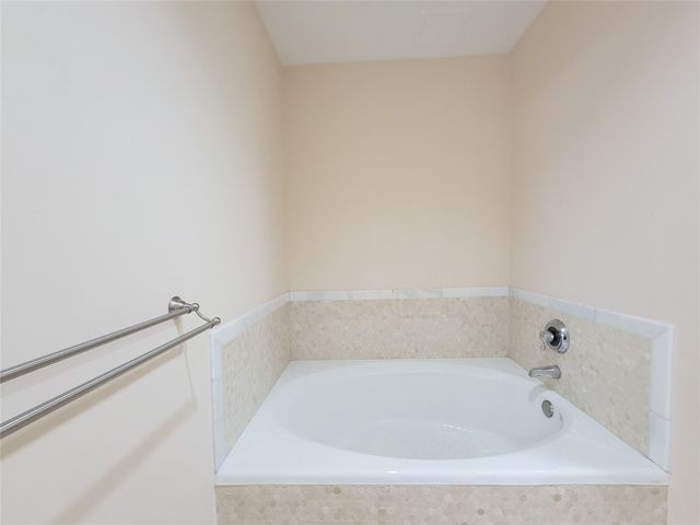 9333 Memorial Drive 414, Houston, TX 77024