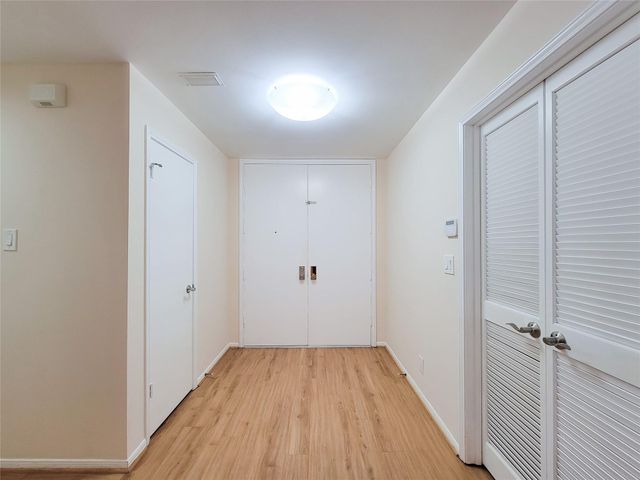 9333 Memorial Drive 414, Houston, TX 77024
