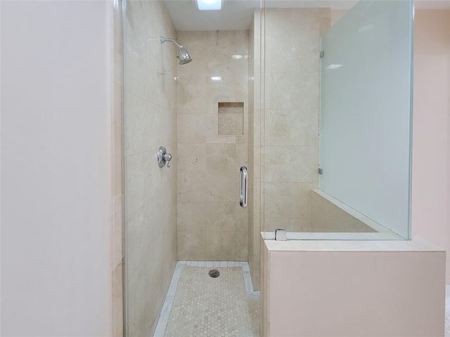 9333 Memorial Drive 414, Houston, TX 77024