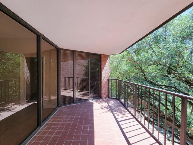 9333 Memorial Drive 414, Houston, TX 77024