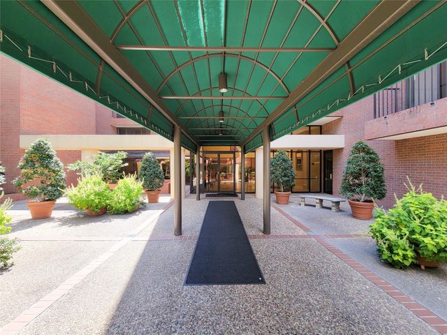 9333 Memorial Drive 414, Houston, TX 77024