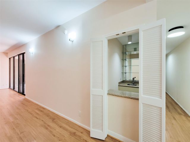 9333 Memorial Drive 414, Houston, TX 77024