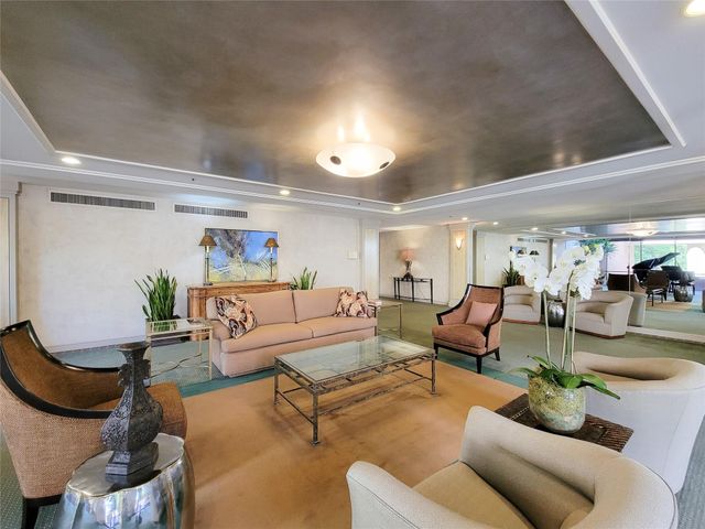 9333 Memorial Drive 414, Houston, TX 77024