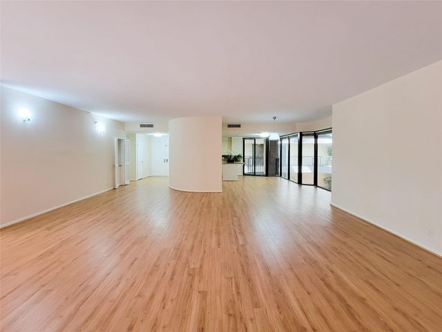 9333 Memorial Drive 414, Houston, TX 77024