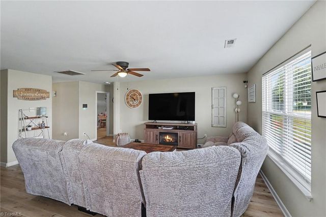 4338 Wyoming Court, Thomasville, NC 27360