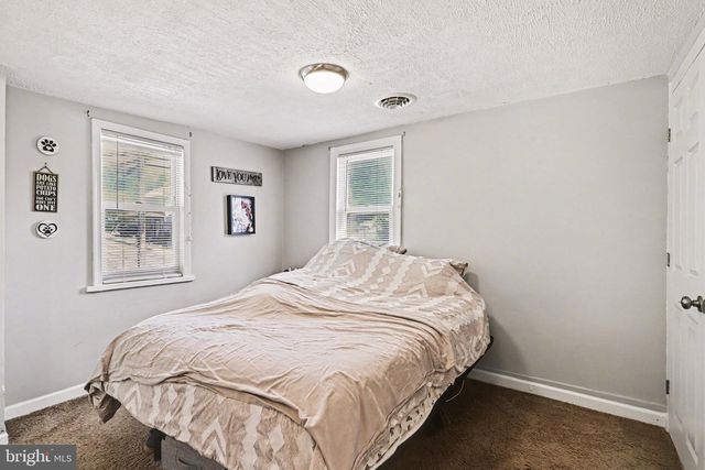 29 E MAIN ST, Railroad, PA 17355