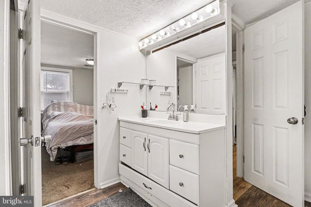 29 E MAIN ST, Railroad, PA 17355