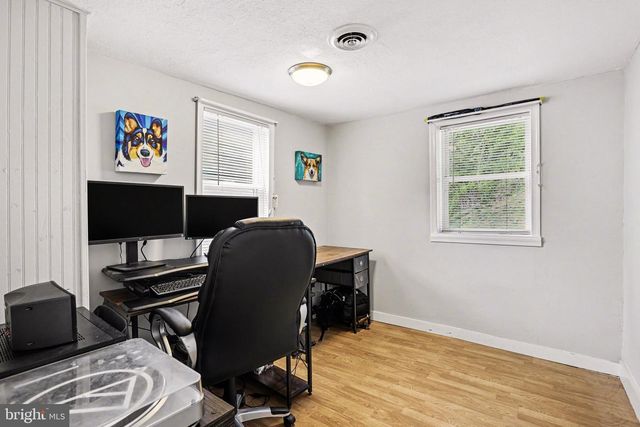 29 E MAIN ST, Railroad, PA 17355