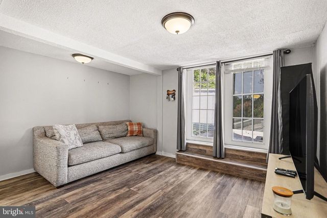 29 E MAIN ST, Railroad, PA 17355