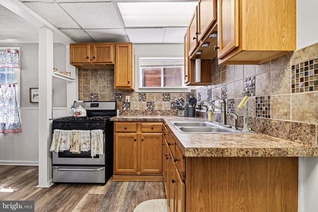 29 E MAIN ST, Railroad, PA 17355