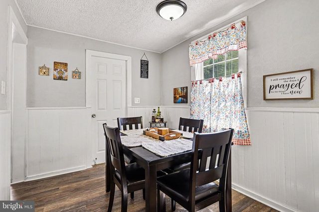 29 E MAIN ST, Railroad, PA 17355