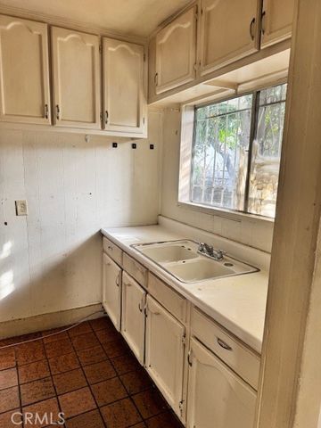 6208 Santa Fe, Huntington Park, CA 90255