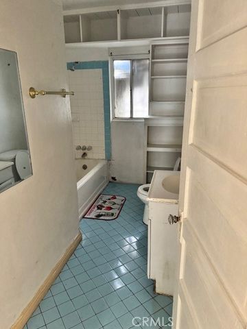 6208 Santa Fe, Huntington Park, CA 90255