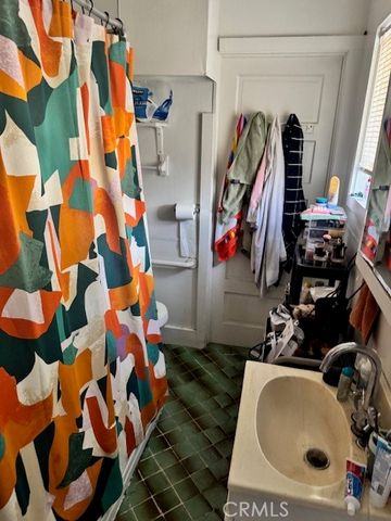 6208 Santa Fe, Huntington Park, CA 90255