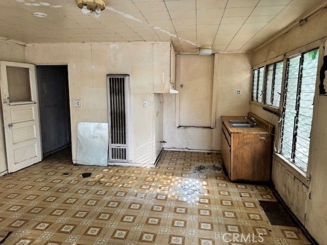 6208 Santa Fe, Huntington Park, CA 90255