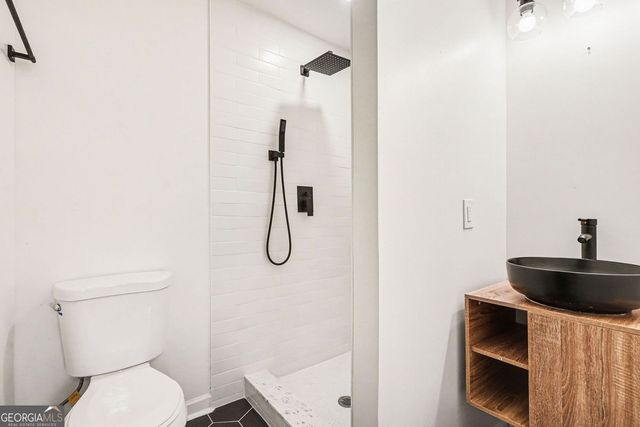 1875 Creekside Court, Decatur, GA 30032