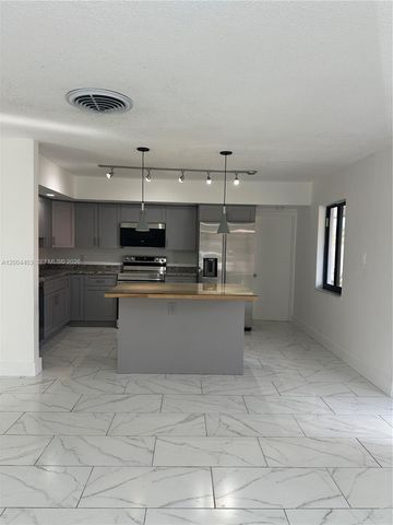 220 SW 8th Ave 1-2, Hallandale Beach, FL 33009