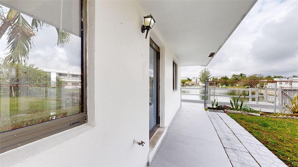 220 SW 8th Ave 1-2, Hallandale Beach, FL 33009