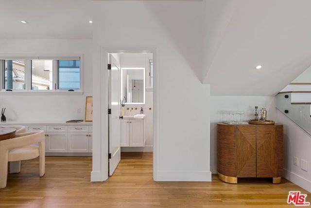 128 Roma Court, Marina Del Rey, CA 90292
