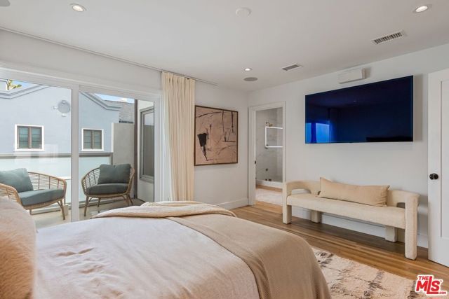 128 Roma Court, Marina Del Rey, CA 90292