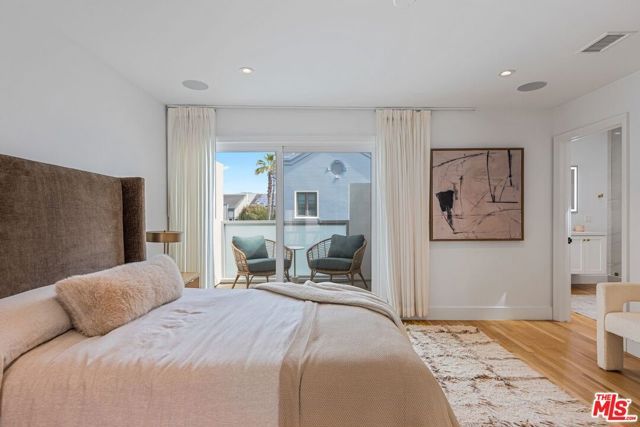 128 Roma Court, Marina Del Rey, CA 90292